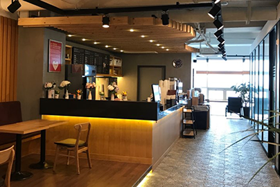 We Café 운영